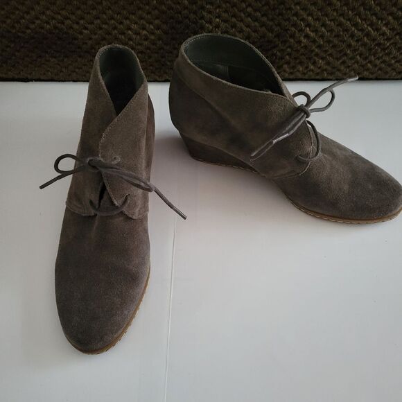 Franco Sarto suede lace up booties size 7.5 M leather upper lace up. - Picture 1 of 4
